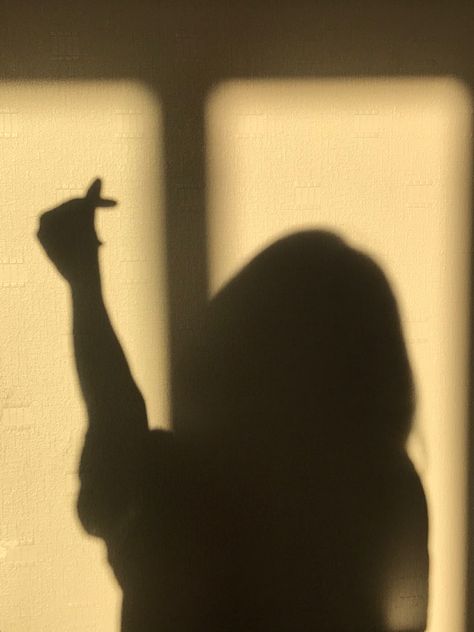 Shadow Profile, Side Of Face, Oc Aesthetic, Girl Shadow, Shadow Photography, Shadow Photos, Shadow Pictures, Pretty Landscapes, Profile Photos