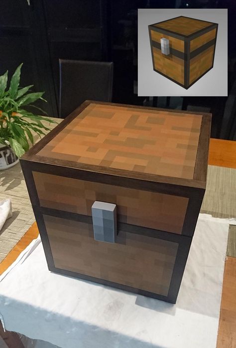 Minecraft storage chest! Brilliant gift idea for that Minecraft fan you know! :) Minecraft Kids Room Ideas, Minecraft Chest, Minecraft Furniture Ideas, Diy Minecraft Birthday Party, Minecraft Storage, Minecraft Room Decor, Minecraft Bedroom Decor, Minecraft Party Decorations, Minecraft Gifts