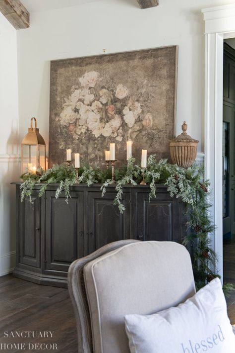 Christmas Vignette, A Simple Christmas, French Country Christmas, Christmas Vignettes, Dining Room Sideboard, Christmas Homescreen, Christmas Decor Inspiration, Christmas Interiors, Christmas Inspo