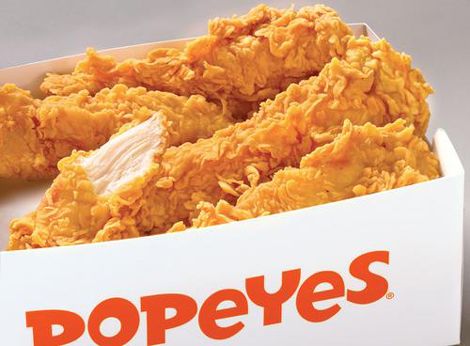 Popeyes Louisiana Kitchen...firstwefeast.com Popeyes Chicken Tenders, Popeyes Restaurant, Popeyes Louisiana Kitchen, Popeyes Chicken, Spicy Fried Chicken, Oxtail Recipes, Bacon Quiche, Weird Food, Cat Recipes