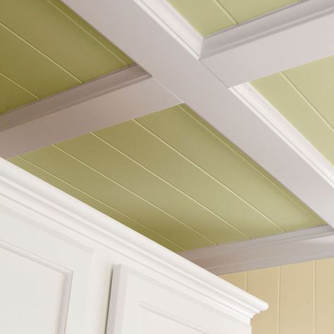 Painted beam and paneling ceiling Deco Champetre, Ceiling Texture, Kitchen Ceiling, Coffered Ceiling, The Ceiling, Basement Remodeling, Diy Home Improvement, Design Case, Home Repair