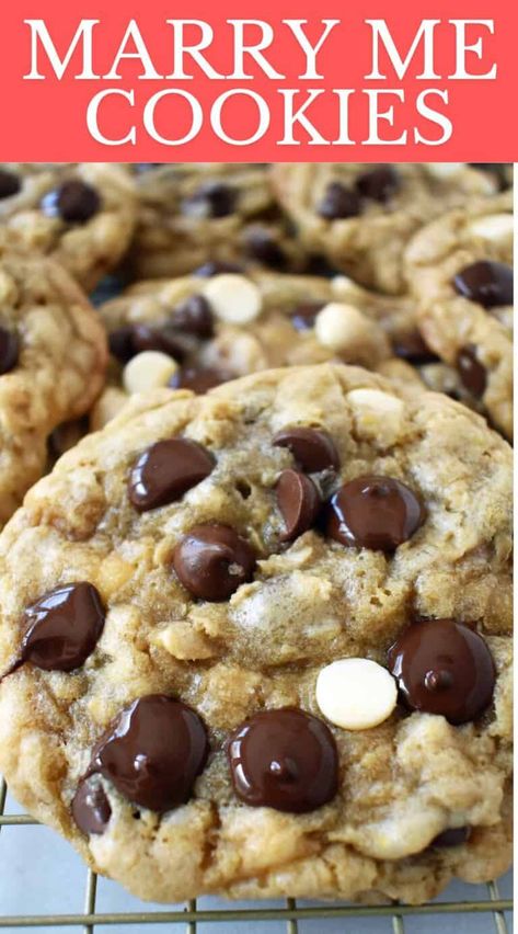 How to make the famous I Want to Marry You Cookies aka Marry Me Cookies. These brown butter cookies with oatmeal, semi sweet chocolate chips, and white chocolate are known to cause marriage proposals. Marry Me Cookies, Finger Sweets, Modern Honey, Kek Lapis, Brown Butter Chocolate Chip Cookies, Baking Treats, Handsome Husband, Recipes Cookies, White Chocolate Chip Cookies