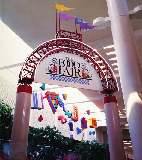 Market Place Aesthetic, Rats Aesthetic, Mall Rats, Aesthetic Festival, Place Aesthetic, Abandoned Malls, 90s Decor, Dead Malls, Mall Food Court