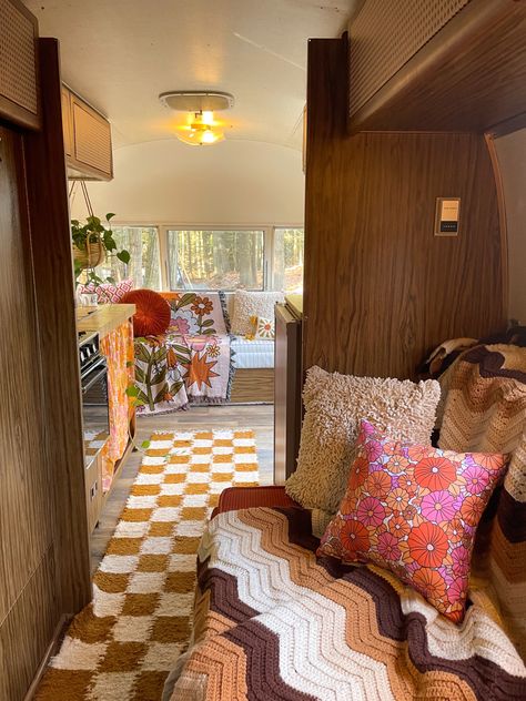 Pretty Rv Interior, 70s Camper Aesthetic, Retro Van Interior, Argosy Airstream Remodel, 70s Camper Interior, Vintage Airstream Interiors, Argosy Interior, Rv Airbnb, 70s Caravan