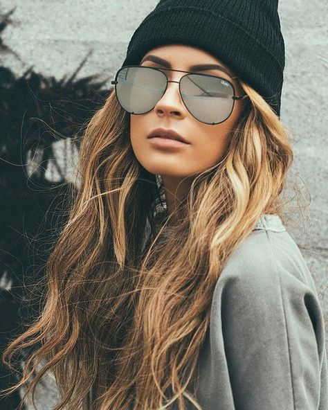 Aviator sunglasses have become timeless classics. This post reveals the history of the iconic sunglasses and suggests some of the most popular versions. Mirrored Aviator Sunglasses, Quay Sunglasses, Cute Sunglasses, High Key, Wearing Sunglasses, Quay Australia, Trendy Swimwear, Trendy Sunglasses, Stylish Sunglasses