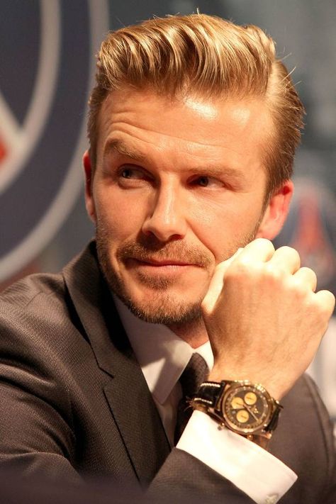 . David Beckham Pictures, David Beckham Photos, David Beckham Style, Trending Bracelets, Charming Man, Dapper Men, Mens Cuts, Modern Gentleman, David Beckham