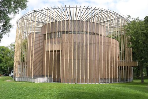 Theater Elisabethain du Château de Hardelot Circle Pavilion, Pavilion Plans, Landscape And Urbanism Architecture, Circular Buildings, Park Pavilion, Outdoor Artwork, Pavilion Design, Timber Buildings, Landscape And Urbanism