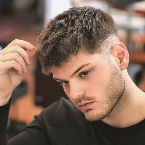 Trendy short layered hairstyles for men in 2024 16 ideas - mens-club.online Short Textured Haircuts, Crew Cut Haircut, Men Fade Haircut Short, Short Textured Hair, Mens Haircuts Short Hair, Mens Hairstyles Fade, Gents Hair Style, Men Haircut Curly Hair, Textured Haircut