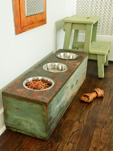 How adorable! Can we make one 1/8th this size?! Dapur Rustic, Dog Food Station, Dog Bowl Holder, Pet Feeding Station, House Planning, Feeding Station, Diy Dog, Boho Home, Diy Stuffed Animals