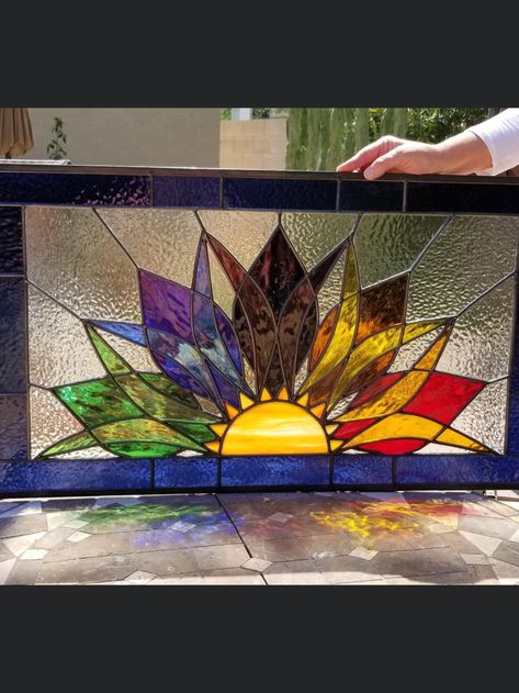 Stained Glass Sun Patterns, Stained Glass Painting Ideas, Free Stain Glass Patterns, Stainglass Window Ideas, Free Stained Glass Patterns, Diy Stained Glass Window, Stained Glass Sun, Stained Glass Studio, Stained Glass Quilt