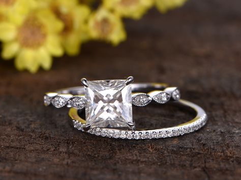 White Gold Diamond Wedding Rings, Fine Engagement Rings, Engagement Rings Princess, Antique Engagement Ring, Diamond Wedding Rings Sets, Princess Cut Engagement Rings, Princess Cut Rings, Princess Cut Diamond, Diamond Engagement Ring Set