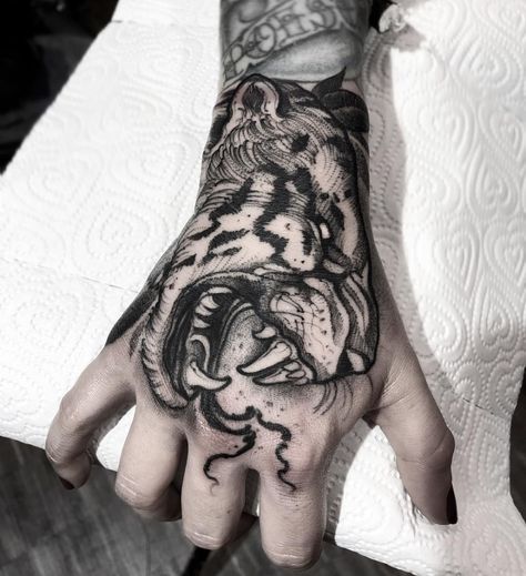 Dragon Hand Tattoo, Tiger Tattoo Designs, Fist Tattoo, Tiger Hand Tattoo, Japanese Hand Tattoos, Tiger Head Tattoo, Real Tiger, Side Hand Tattoos, Full Hand Tattoo