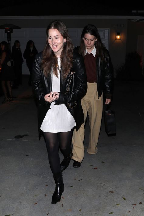 Danielle Haim Style, Haim Style, Danielle Haim, Haim, Out Of Style, Classic Style, Going Out, Outfit Ideas, Leather Jacket