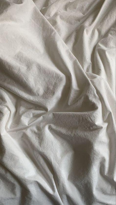 White Bedsheet Background, Cover Post Instagram Admin, Bedsheet Background, Bedsheet Wallpaper, Bedsheet Texture, Background Produk, Neutral Tones Aesthetic, Backgrounds For Your Phone, Ankle Bracelets Diy