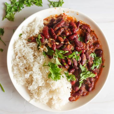 Lubya is a flavorful Afghan kidney bean curry starring tender kidney beans, fragrant spices, and tangy tomatoes. Kidney Beans And Rice, Kidney Bean Curry, Food Rotation, Bean Curry, Butternut Squash Curry, Curry Ramen, Vegan Curry Recipes, Panang Curry, Plant Based Soups