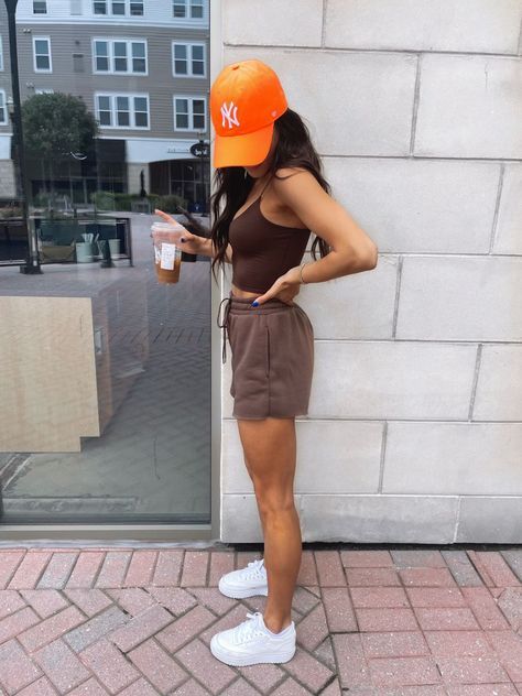 // s u m m e r Cozy Outfit Summer, Cozy Summer Outfits, Athleisure Outfits Summer, Walking Outfits, Summer Outfits For Moms, Summer Shorts Outfits, Look Short, Shorts Outfits, Workout Running