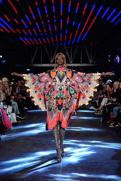 MANISH ARORA – Spring/Summer 2016 | FASHION INSIDER MAGAZINE Debut Ideas, Manish Arora, Disco Fever, Couture Runway, Indian Fashion Designers, Fashion Tv, Manish, Spring Summer 2016, Summer 2016