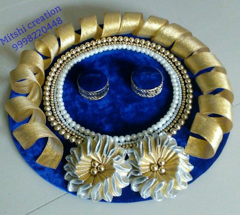 Decorative engagement ring tray Engejment Ring Plate Decoration, Function Plate Decoration Ideas, Engegment Tray Decorations, Engagement Tray Decoration Indian, Engagement Tray Decoration Ideas, Engagement Ring Tray Decoration Ideas, Handmade Engagement Ring Platter, Engagement Tray Decoration, Ring Ceremony Platter