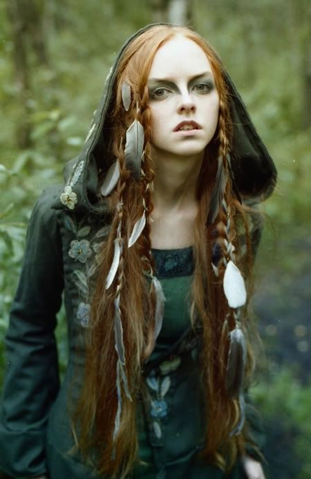 Druid Costume, Girls Of The Wilds, Witch Hair, Medieval Hairstyles, Nature Witch, Elf Cosplay, Warrior Costume, Witch Fashion, Witch Costume