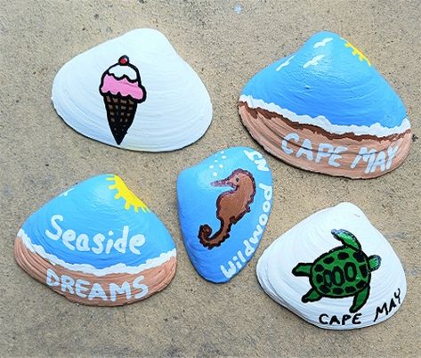 Painting Clam Shells, Seashell Art Diy, Painted Seashells, Shell Painting, Coastal Crafts, Clam Shells, Summer Backyard, Seashell Painting, Acrylic Craft Paint