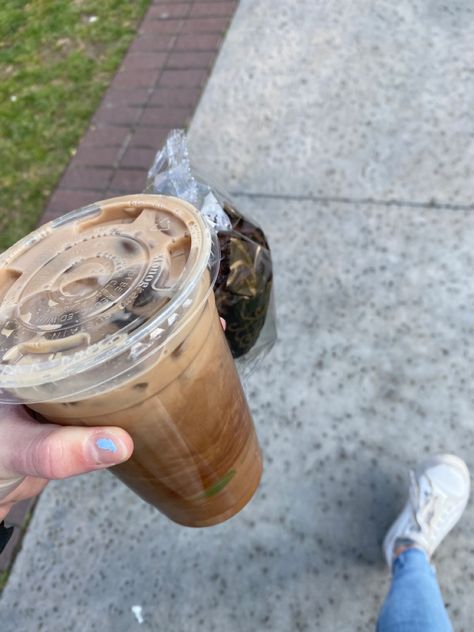 Iced mocha Iced Mocha Aesthetic, Mocha Coffee Aesthetic, Expresso Aesthetic, Mocha Aesthetic, Ice Mocha, Mocha Iced Coffee, Coffee Vibes, Unique Recipe, Iced Mocha