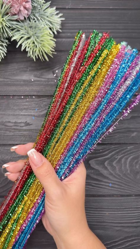 Viktoriia Kazaku - Viki Studio DIY 🇺🇦🇨🇦 | Christmas Decorations ❄️ Pipe Cleaners Craft Ideas #christmas #pipecleaners #chenille #crafts #christmasdecor #christmasdecorations #usa... | Instagram Christmas Crafts Pipe Cleaners, Craft Ideas Christmas, Chenille Stem Crafts, Easy Christmas Craft, Chenille Crafts, Christmas Decorations Diy Crafts, Pipe Cleaner Crafts, Studio Diy, Handmade Christmas Crafts