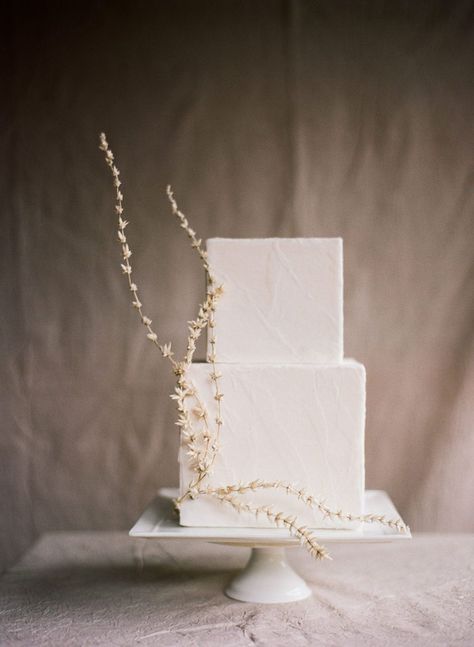 Wedding Cake Centerpieces, Wedding Cake Options, Asian Inspired Wedding, Square Wedding Cakes, Wedding Cake Alternatives, Fondant Wedding Cakes, Black Wedding Cakes, Romantic Wedding Cake, Wedding Treats