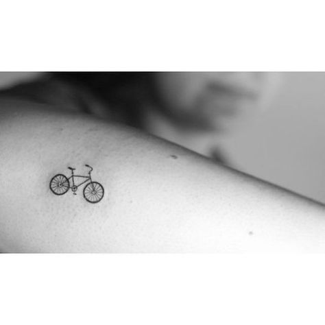 Bicycle Tattoo Bike Tattoo, Minimalist Tattoo Meaning, Bicycle Tattoo, Bike Tattoos, Shape Tattoo, Muster Tattoos, Small Girl Tattoos, Cute Small Tattoos, Minimalist Tattoos