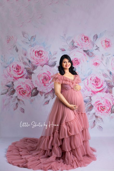 Maternity Frocks For Photoshoot, Pregnant Party Outfit, Maternity Dresses Indian Style, Pregnancy Frocks, Pregnancy Gowns Dresses, Baby Shower Outfits For Mom, Maternity Outfits For Photoshoot, Maternity Shoot Dress, Maternity Gowns For Photoshoot