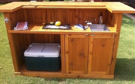 Cool Portable Bar Ideas, Portable Outdoor Bar, Balcon Mic, Patio Bars, Bar Shed, Travel Bar, Bar Plans, Diy Home Bar, Outdoor Kitchen Bars