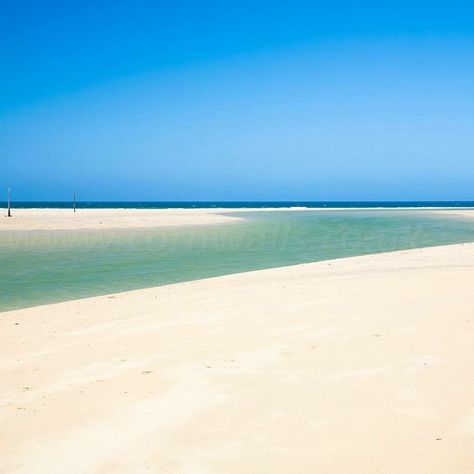 Think this is the Caribbean? Well think again Pinterest Fans! This beautiful beach is in #Hayle #Cornwall. I'm already booked for April 2016. #Travelmadeeasy Hayle Cornwall, Camping Cornwall, British Beaches, Uk Beaches, Ocean Pictures, Cornwall England, Isles Of Scilly, Beaches In The World, Camping Lights