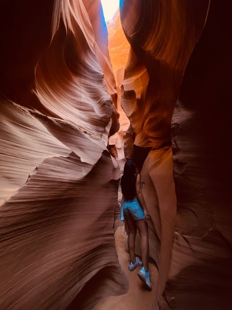 Lower antelope canyon,what I wore Grand Canyon Outfit, Arizona Aesthetic, Aesthetic Poses, Lower Antelope Canyon, Arizona Travel, Outfit Grid, Travel Inspo, Antelope Canyon, Summer Vibes