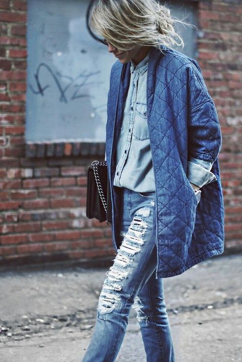 Quilted Jacket Street Style, Quilted Jacket Outfit, Long Sleeve Denim Shirt, Army Shirts, Double Denim, Denim Jacket Women, Outfit Inspo Fall, Denim Coat, Quilted Jacket