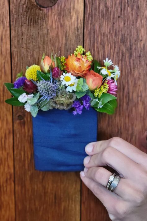 Corsage Wedding Mother, Pocket Boutonniere, Wedding Theme Color Schemes, Wildflower Wedding Theme, Wildflower Wedding Bouquet, Wedding Themes Spring, Brewery Wedding, Groomsmen Boutonniere, Wedding Flowers Summer