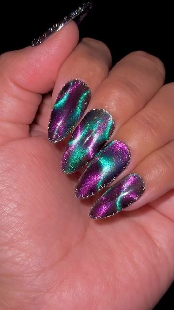 Northern Light Nail Art, Aurora Nails Design, Aurora Borealis Nails, Light Nail Designs, Nebula Nails, Northern Lights Nails, Aurora Nail Art, Light Nail, Witch Nails