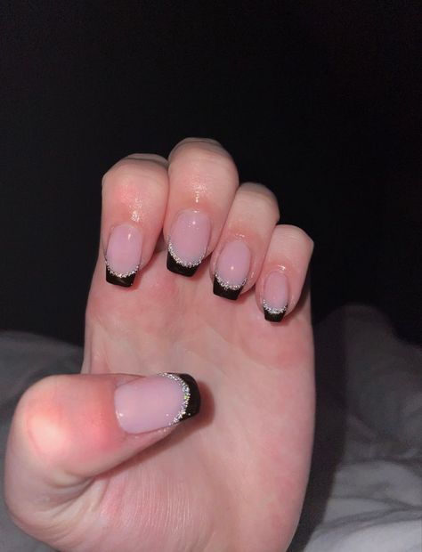 Simple Prom Nails French Tips, Mail Inspo 2023 Square, Black French Tips With Sparkles, Bridesmaids Nail Ideas Black, Nails For Banquet, Black French Tip Nails With Sparkle, Nail Art With Stripes, Nails To Go With Black Dress Prom, Bridesmaid Nails Black Dress