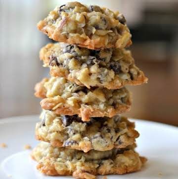 Small Batch Almond Joy Cookies Recipe For Almond Joy Cookies, Joy Cookies, Almond Joy Cookies, Best Christmas Cookies, Almond Joy, Recipes Cookies, Almond Cookies, Semi Sweet Chocolate Chips, Recipes Christmas