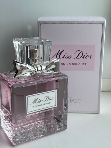 Miss Dior Perfume, Profumo Victoria Secret, Koleksi Parfum, Miss Dior Blooming Bouquet, Perfume Body Spray, Perfume Collection Fragrance, Dior Perfume, Perfume Scents, Perfume Lover