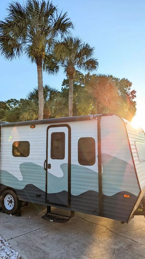 purposeblog on Instagram: Hey! 🔥🔥🔥 I can't handle how cute this little camper looks after her custom paint job! The new owner was on target with her desire to… Camper Outside Paint, Vans Painted, Camper Reno, Rv Motorhomes, Outside Paint, Camper Trailer Remodel, Tiny Camper, Van Home, Trailer Remodel