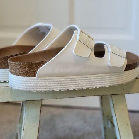 Birkenstock Papillio Platforms White Size 40 Birkenstock Platform Outfit, Birkenstock Platform, Platform Birkenstock, Platform Outfit, Office Ootd, Birkenstock White, Birkenstock Papillio, Birkenstock Outfit, Goal Board