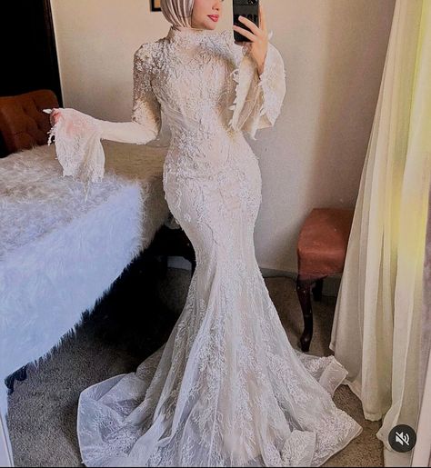 Gowns With Hijab, Engagement Dress Hijab, Wedding Dresses Lace Mermaid, Wedding Dress Hijab, Hijabi Dresses, Elegant Silk Dresses, Chic Evening Dress, Wedding Dress Bustle, Bride Dress Simple