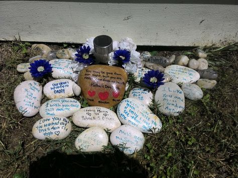 Memorial/love messages on rocks  for our deceased loved one. Heavenly Birthday Ideas For Grave, Rock Memorial Ideas, Outdoor Memorial Ideas For Loved Ones, Graveyard Decorations For Loved Ones, Diy Memorial Ideas, Memorial Ideas For Deceased, Memoriam Quotes, Memorial Ideas For Loved Ones, In Memoriam Quotes