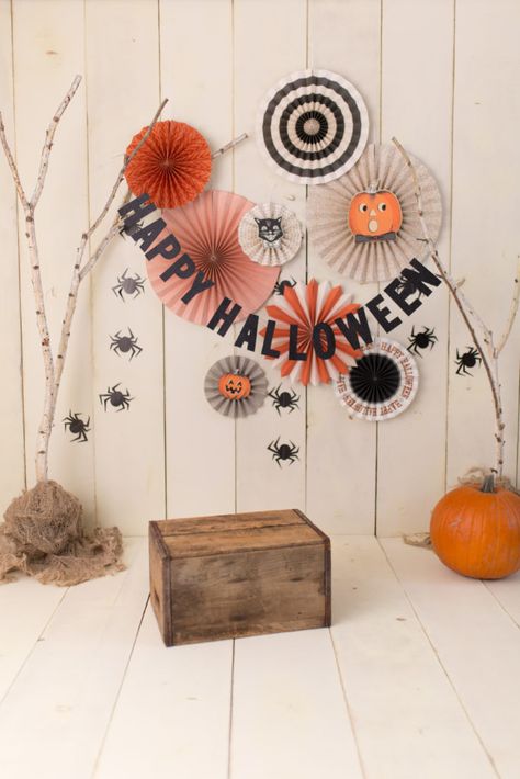 Halloween Backdrop Ideas, Halloween Smash Cake, Diy Halloween Backdrop, Haunted Party, Halloween Mini Session, Halloween 1st Birthdays, Halloween Photo Booth, Photo Halloween, Diy Photo Backdrop