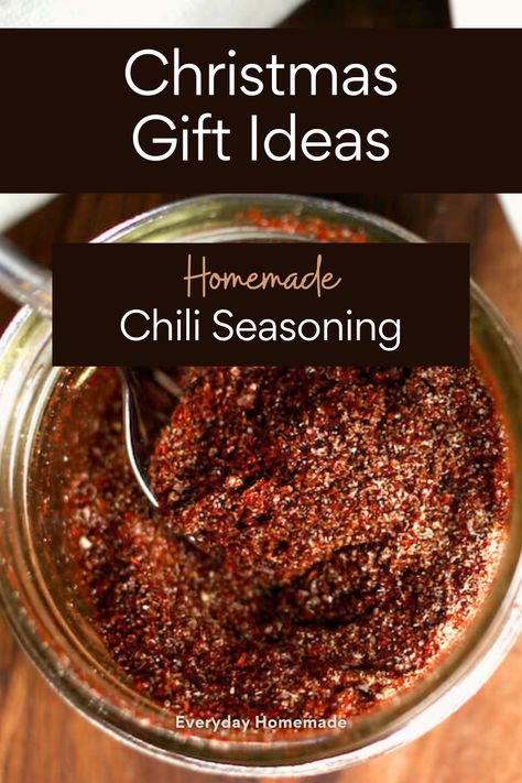 This Homemade Chili Seasoning is the best DIY spice blend for the holidays! In just 5 minutes, you can mix up a flavorful seasoning that makes a perfect edible Christmas gift idea. Easy to make, this giftable spice blend adds bold flavor to any chili recipe and is a thoughtful food gift for friends and family. A quick and simple way to share a homemade touch this holiday season! Chili Spices Blend, Carroll Shelby Chili Seasoning Recipe, Best Chili Seasoning Recipe, Best Chili Seasoning, Chilli Spices, Chili Seasonings, Homemade Chili Seasoning Mix, Easy Christmas Gift Ideas, Diy Spice Mix