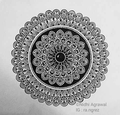 Circular Mandala Design, Circular Mandala Art, Circle Mandala Art, Nidhi Agrawal, Circular Mandala, Drawing Mandalas, Mandala Arts, Mandala Sketch, Mandala Flower Tattoos