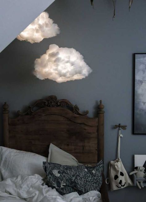 DYI hanging cloud lights, using LED fairy lights. #clouds #lights #tutorial #nightlight #LED #cottonbatting #homedecor Reka Bentuk Bilik Tidur, Koti Diy, Cloud Lamp, Hiasan Bilik Tidur, Kids Rooms Diy, Cloud Lights, Dekorasi Kamar Tidur, Emily Henderson, Kids Interior