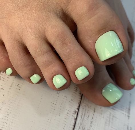 Mint Green Toenails, Light Green Pedicure, Sage Green Toe Nails, Light Green Toe Nails, Mint Green Toe Nails, Green Toes Nails, Green Toenail Polish, Pedicure Ideas Green, Green Pedicure Ideas