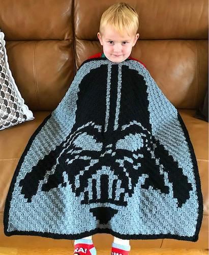 15 Crochet Star Wars Patterns Star Wars Blanket Crochet Pattern, Star Wars Blanket Crochet, Crochet Star Wars, Star Wars Blanket, Star Wars Crochet, C2c Crochet Pattern Free, Character Blankets, Star Wars Villains, Crochet Star