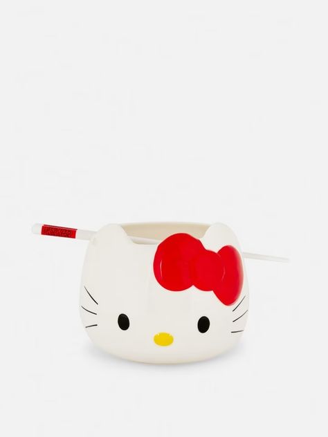 Affordable Christmas Food Gifts | Xmas Food Gifts | Primark Hello Kitty Ramen, Xmas Food Gifts, Primark Christmas, Red Hello Kitty, Ramen Noodle Bowl, Christmas Food Gifts, Kids Christmas Party, Ramen Noodle, Noodle Bowl