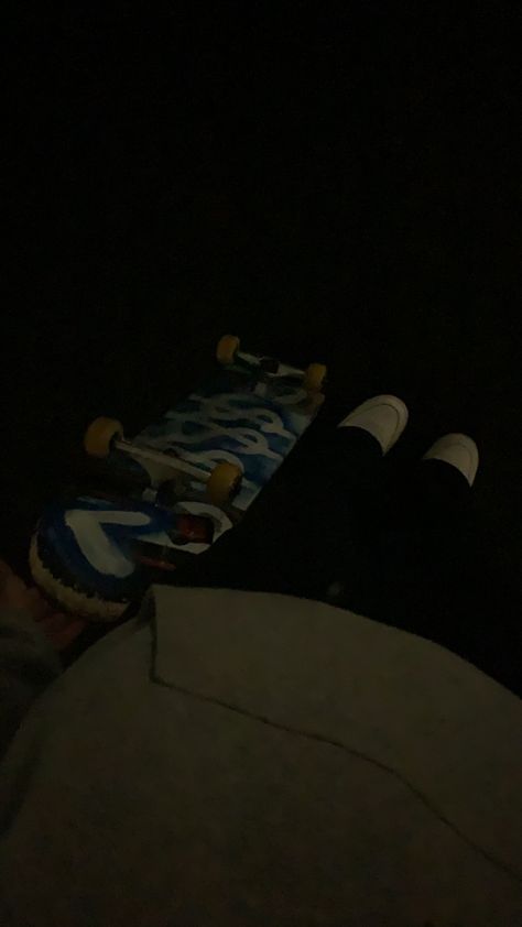 Skateboarding At Night Aesthetic, Skateboard Picture Ideas, Skateboarding Pictures, Skateboard Pics, Skateboard Pictures, Skateboard Aesthetic, Skate 3, Blurry Pictures, Skateboard Shop